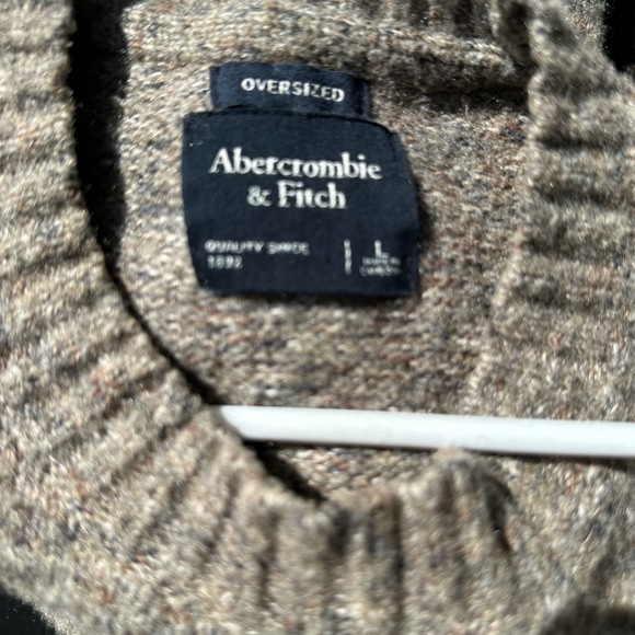 Abercrombie & Fitch Cozy Oversized Brown Knit Sweater - Picture 2 of 3